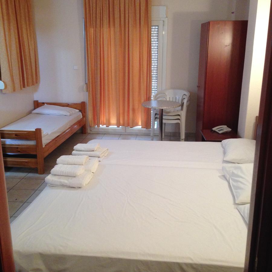 Hotel Akrogiali Korinós 外观 照片