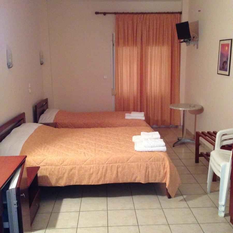 Hotel Akrogiali Korinós 外观 照片