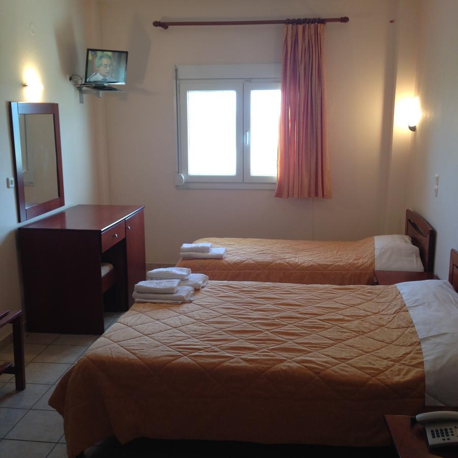 Hotel Akrogiali Korinós 外观 照片
