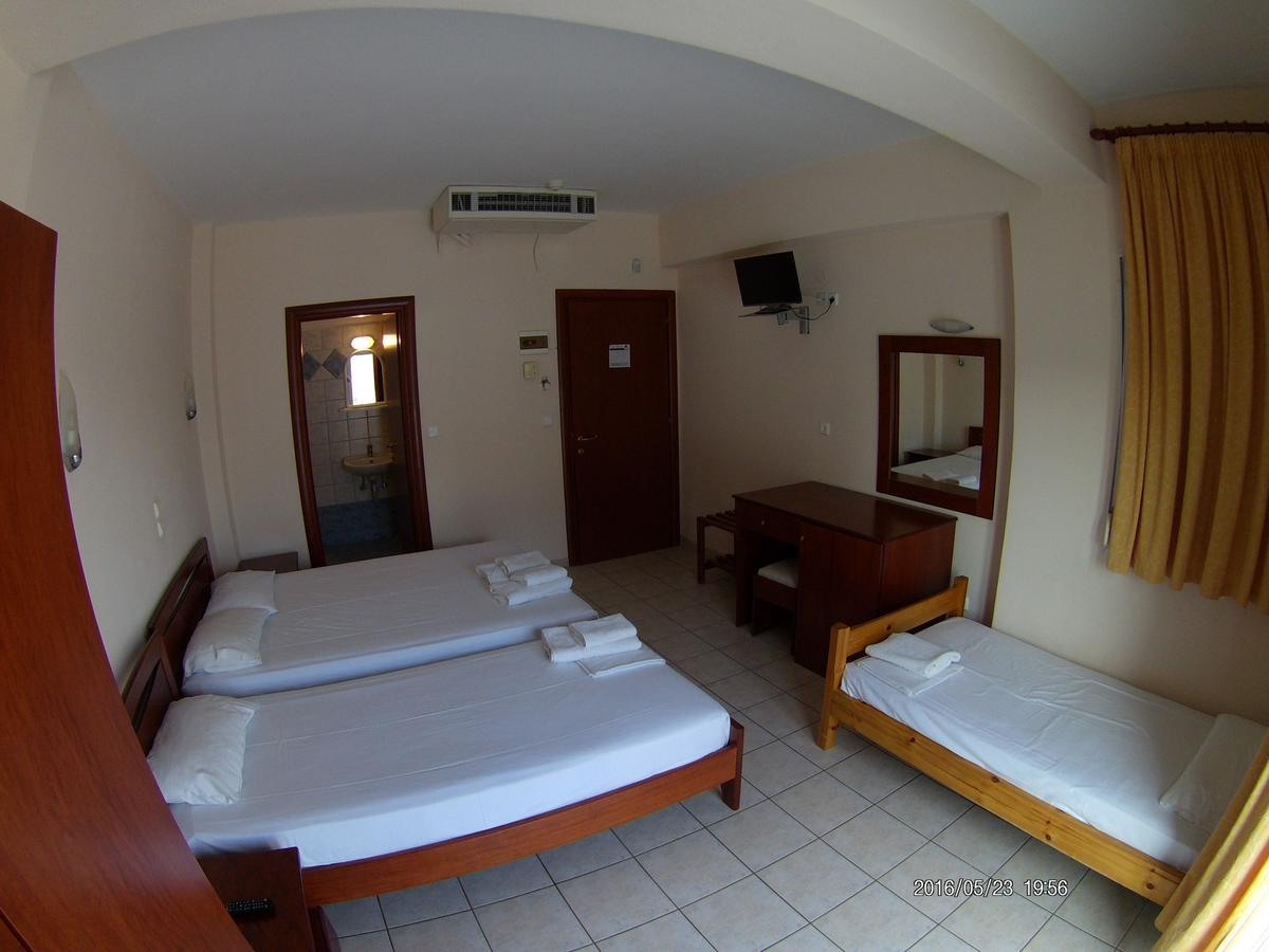 Hotel Akrogiali Korinós 外观 照片
