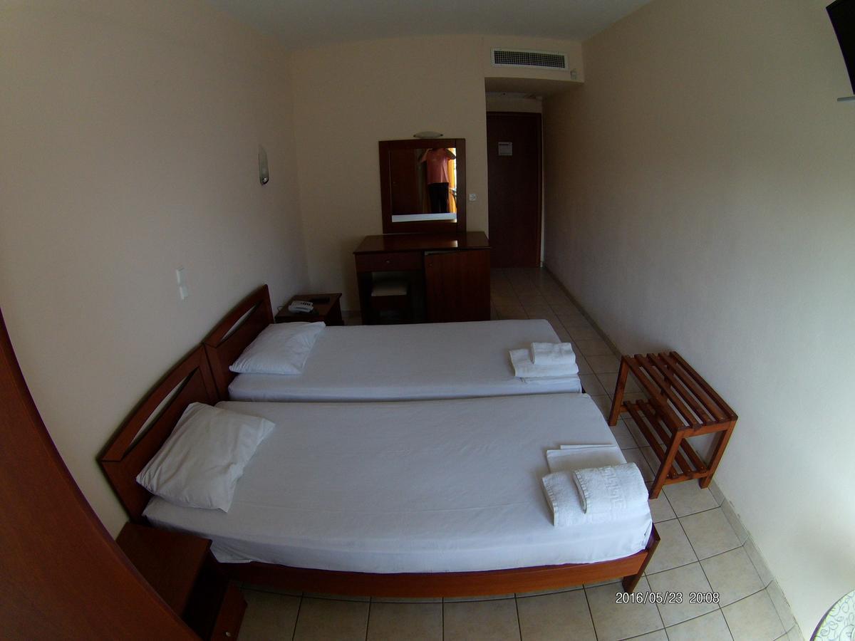 Hotel Akrogiali Korinós 外观 照片