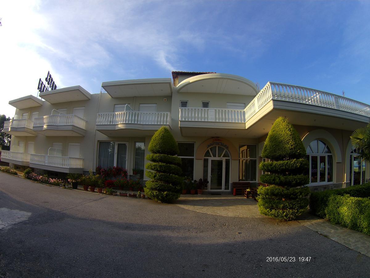 Hotel Akrogiali Korinós 外观 照片