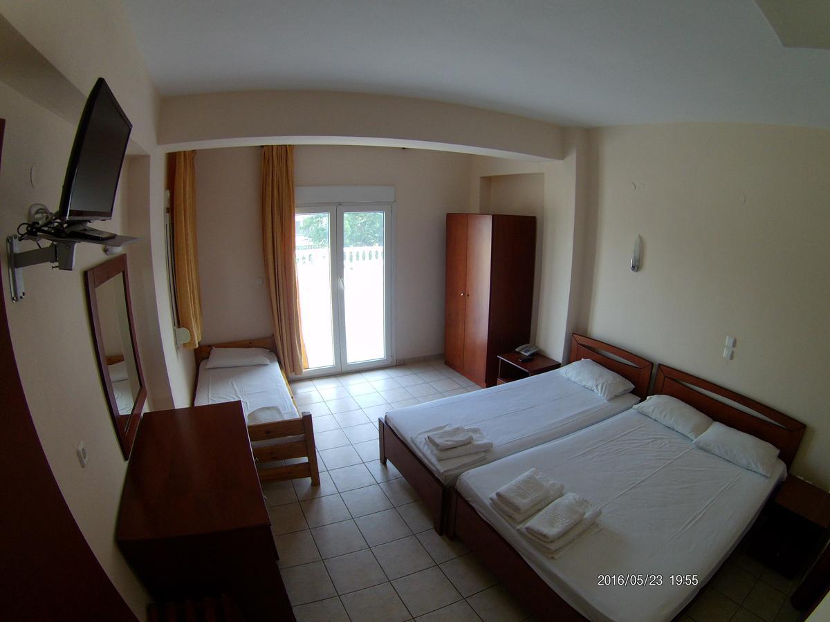 Hotel Akrogiali Korinós 外观 照片