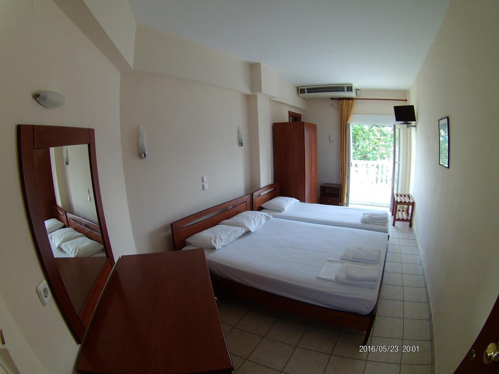 Hotel Akrogiali Korinós 外观 照片