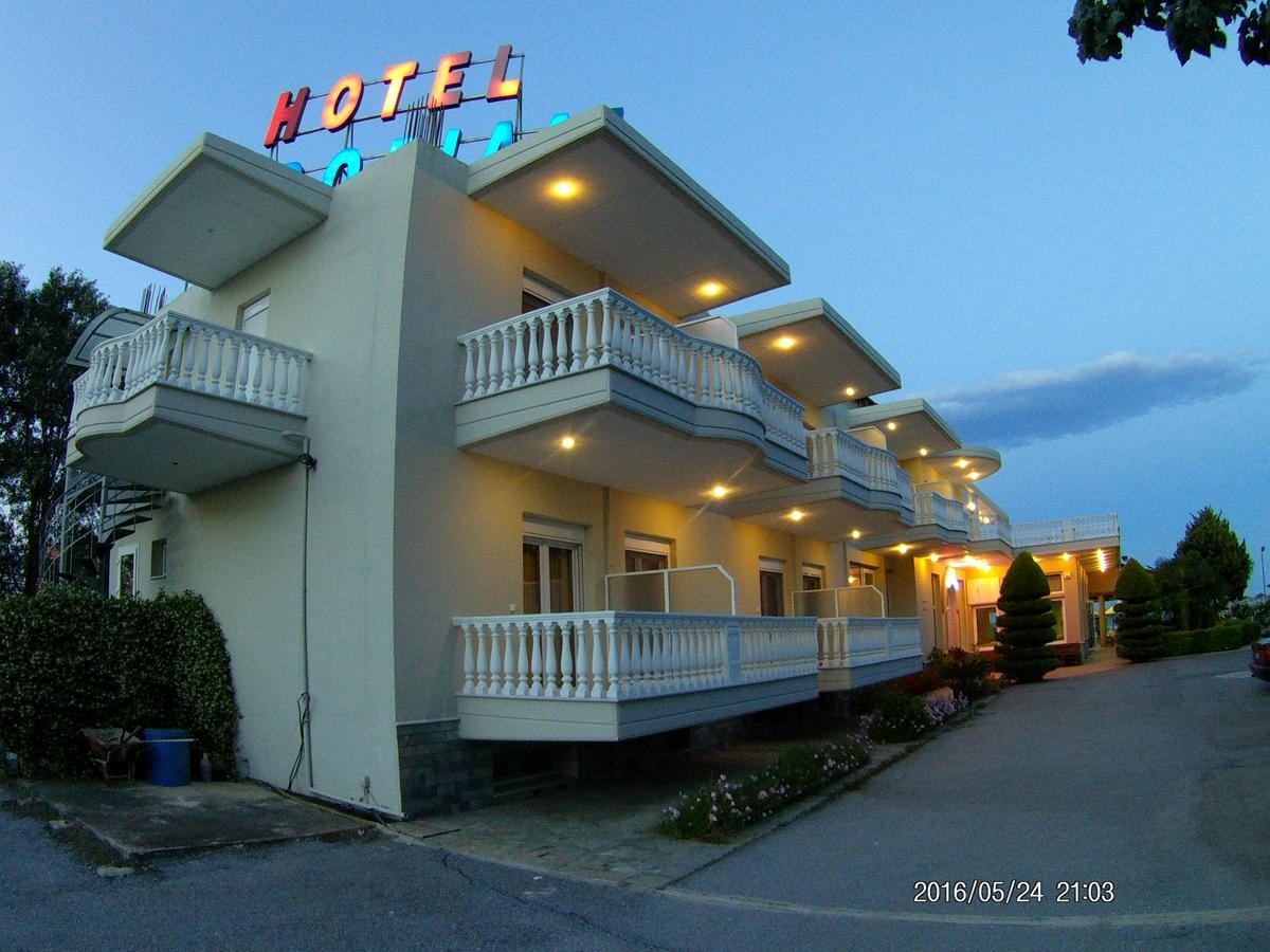 Hotel Akrogiali Korinós 外观 照片