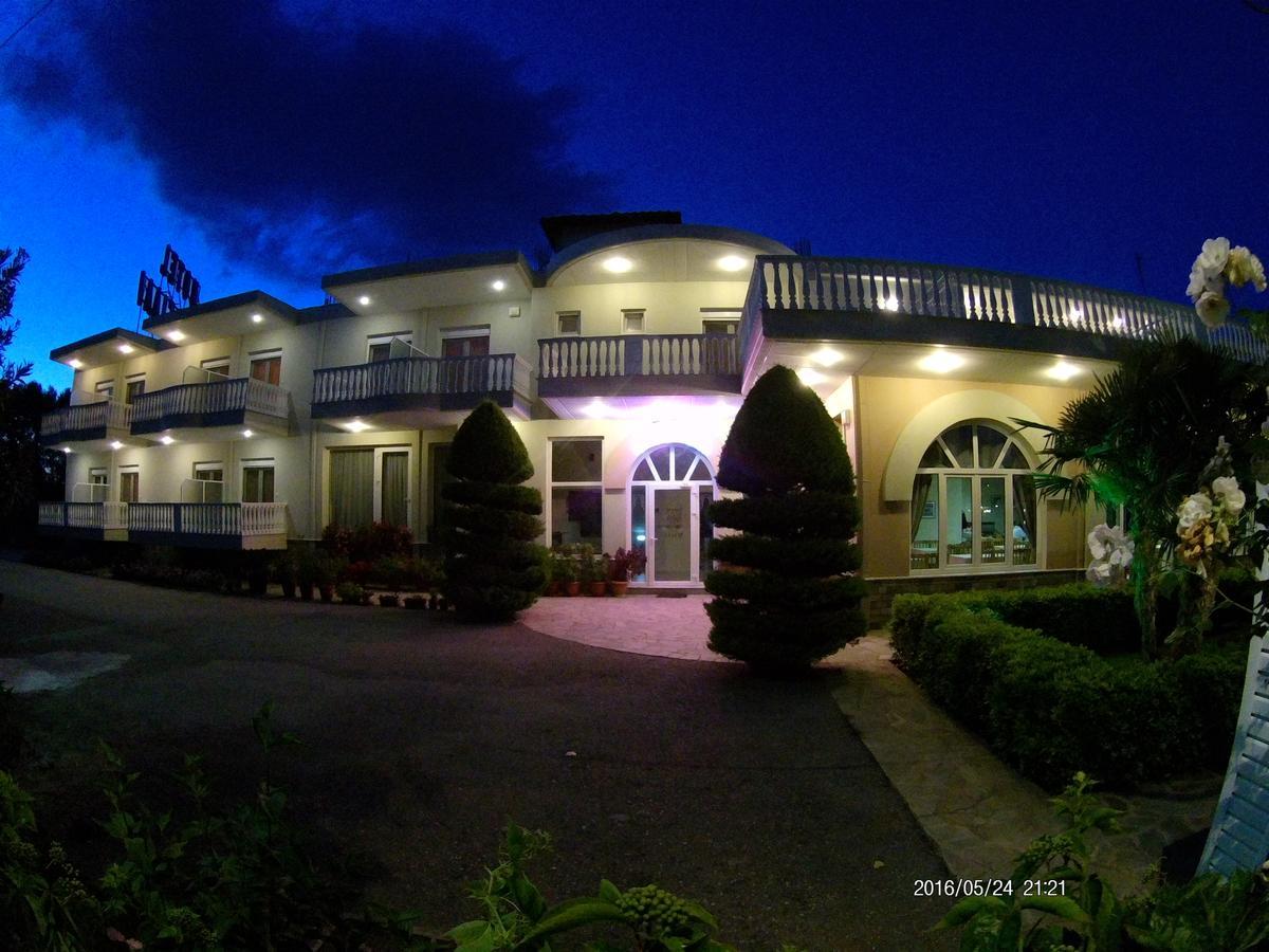 Hotel Akrogiali Korinós 外观 照片
