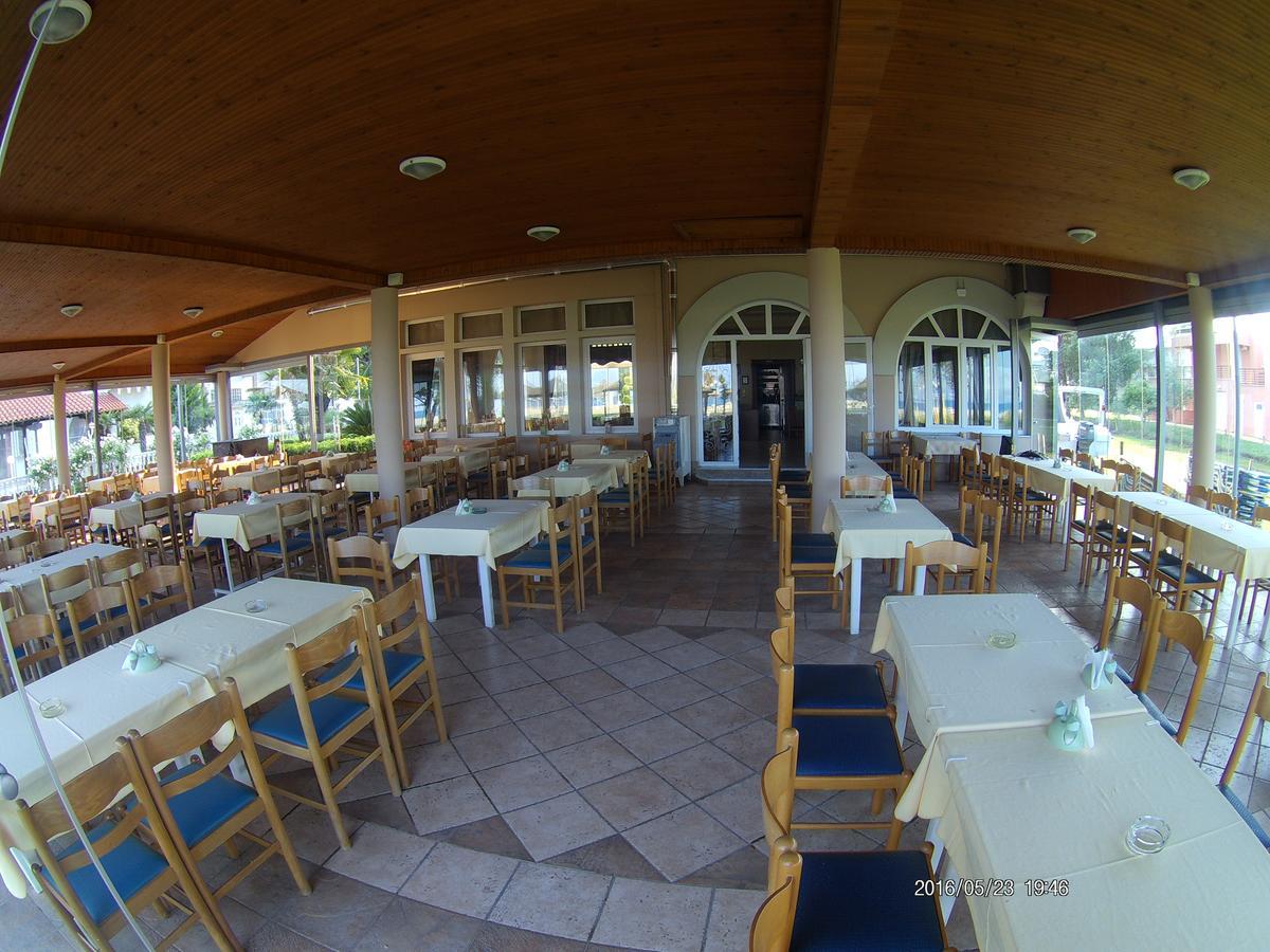 Hotel Akrogiali Korinós 外观 照片