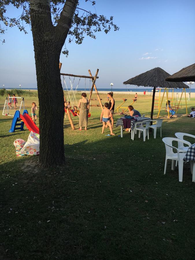 Hotel Akrogiali Korinós 外观 照片