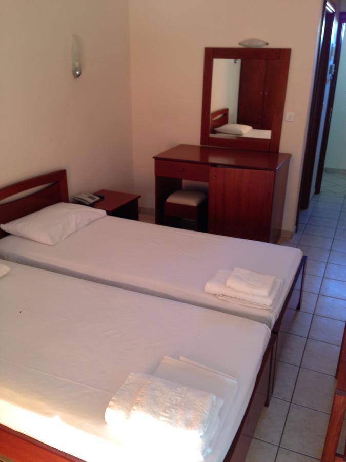 Hotel Akrogiali Korinós 外观 照片