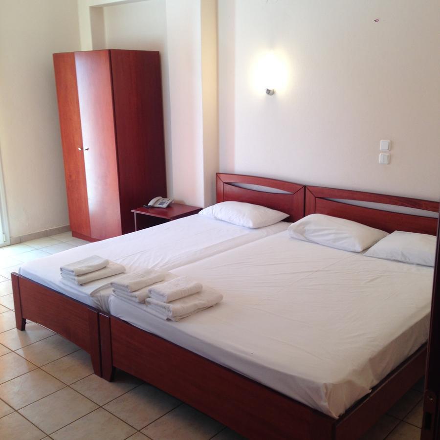 Hotel Akrogiali Korinós 外观 照片