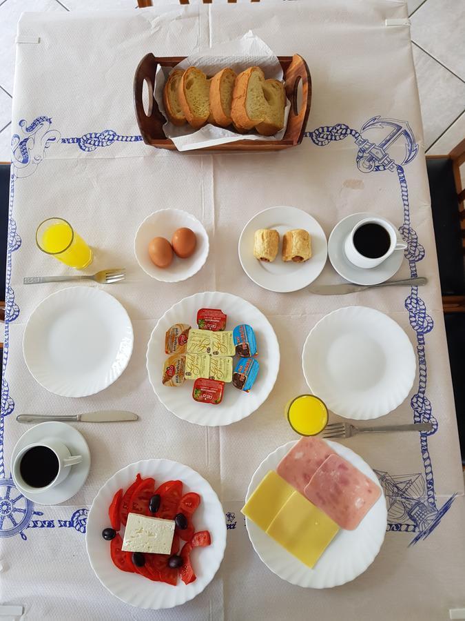 Hotel Akrogiali Korinós 外观 照片