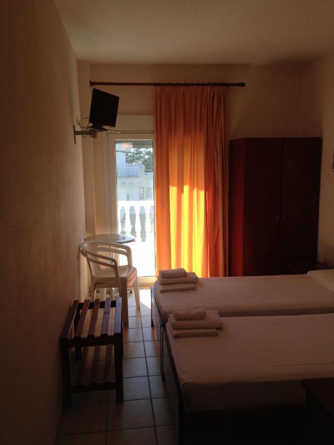 Hotel Akrogiali Korinós 外观 照片